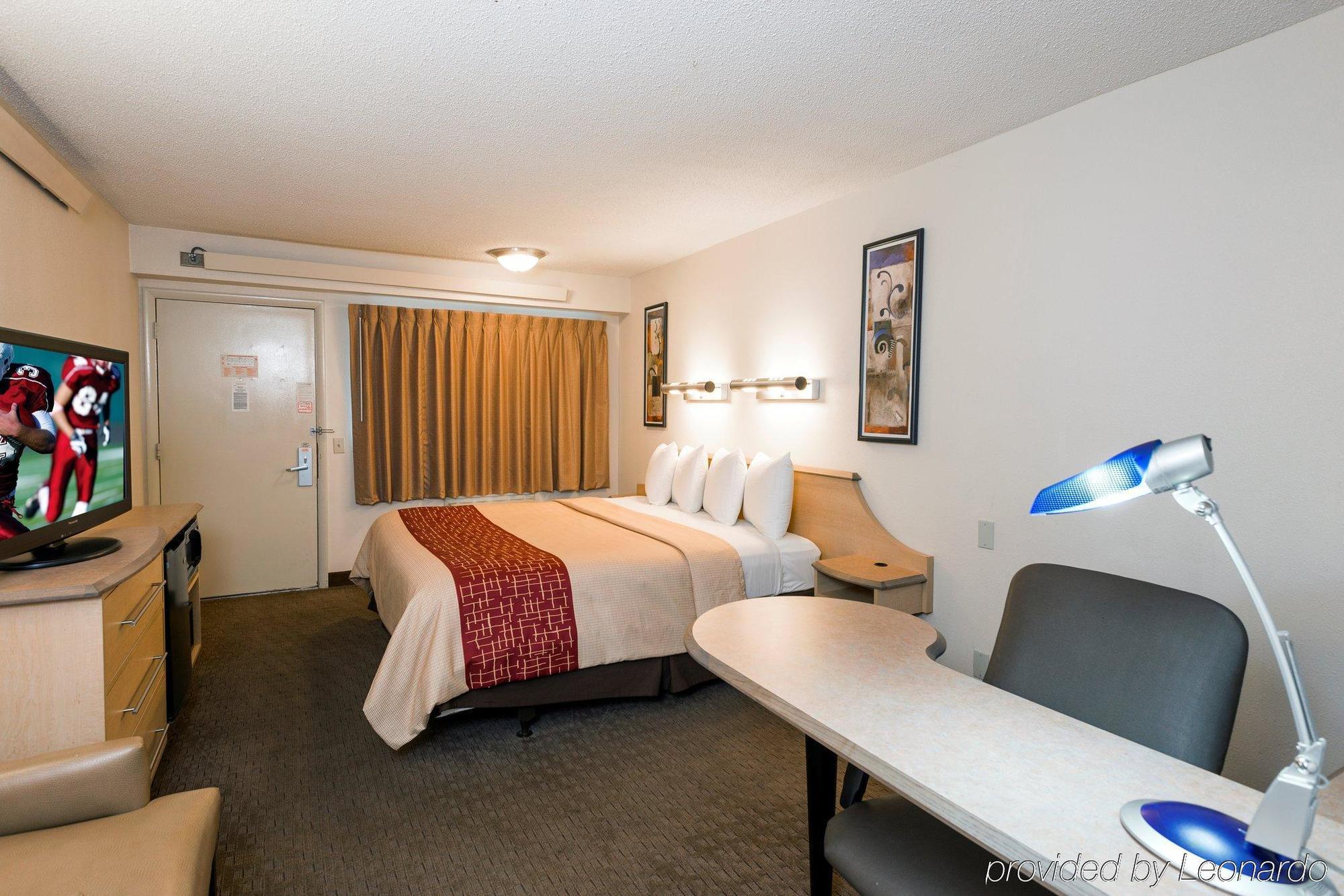 Red Roof Inn Detroit-Rochester Hills/ Auburn Hills מראה חיצוני תמונה